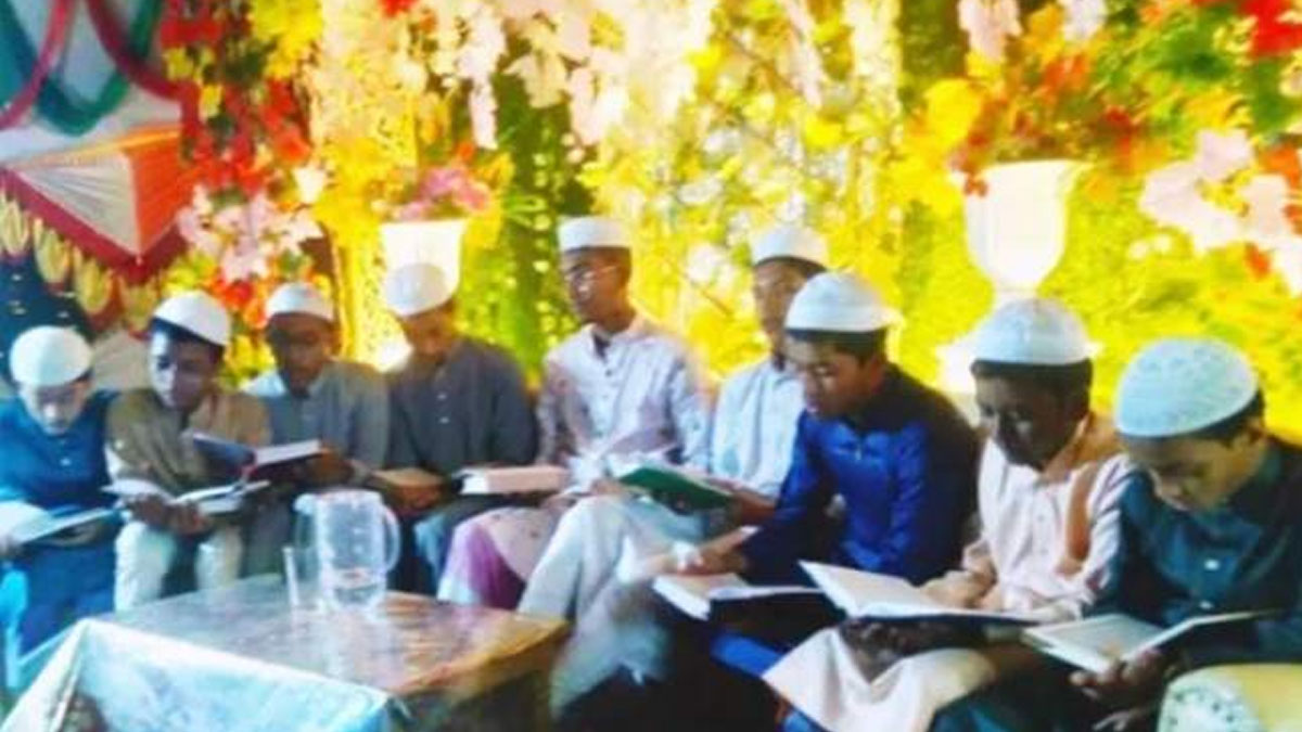 কমলপুর গ্রামে কোরআন তিলাওয়াতের মাধ্যমে অনুষ্ঠিত হলো গায়ে হলুদ