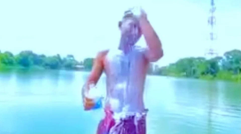 দুধ দিয়ে গোসল